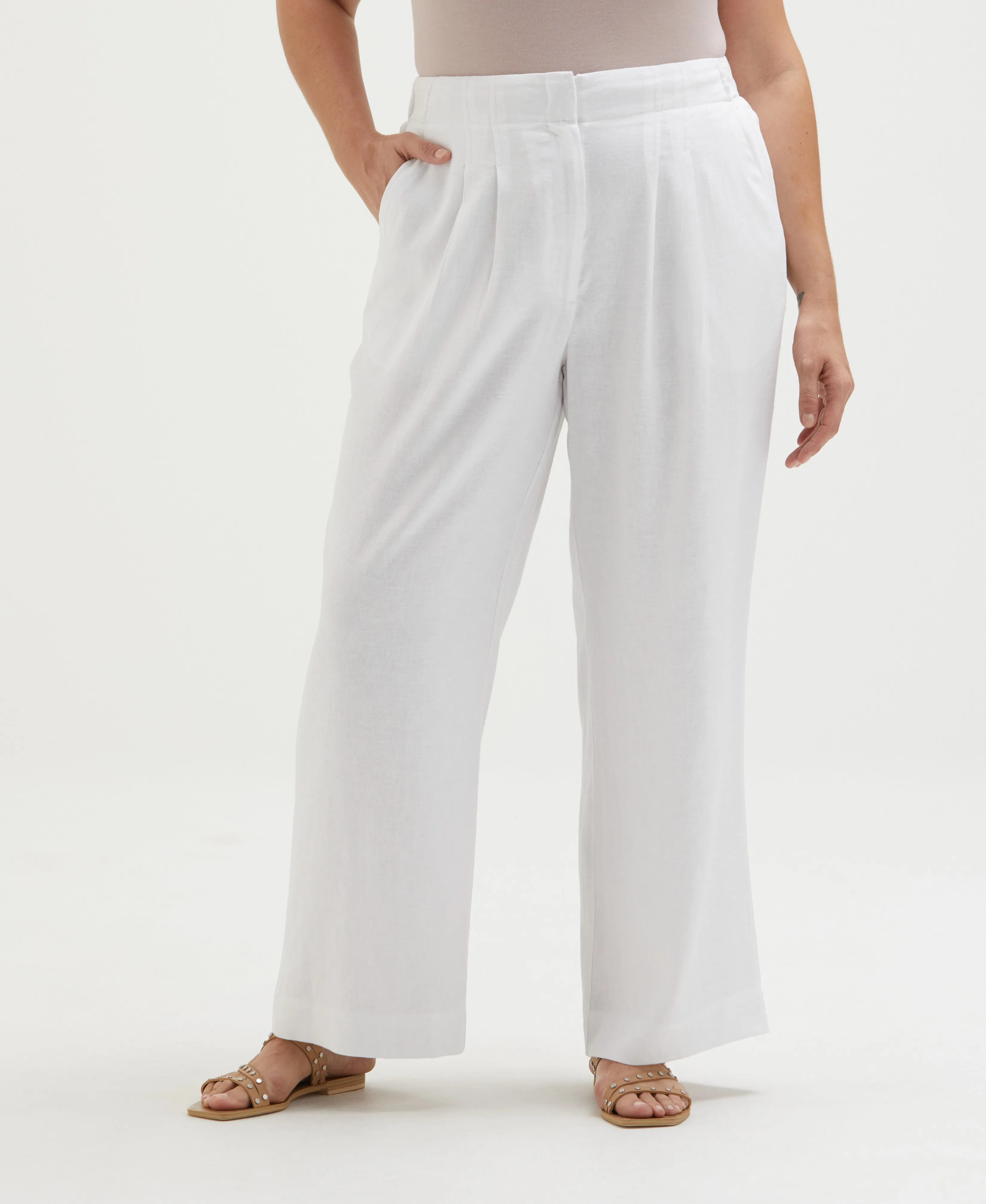 Plus Size Linen Blend Pleated Wide Leg Pant
