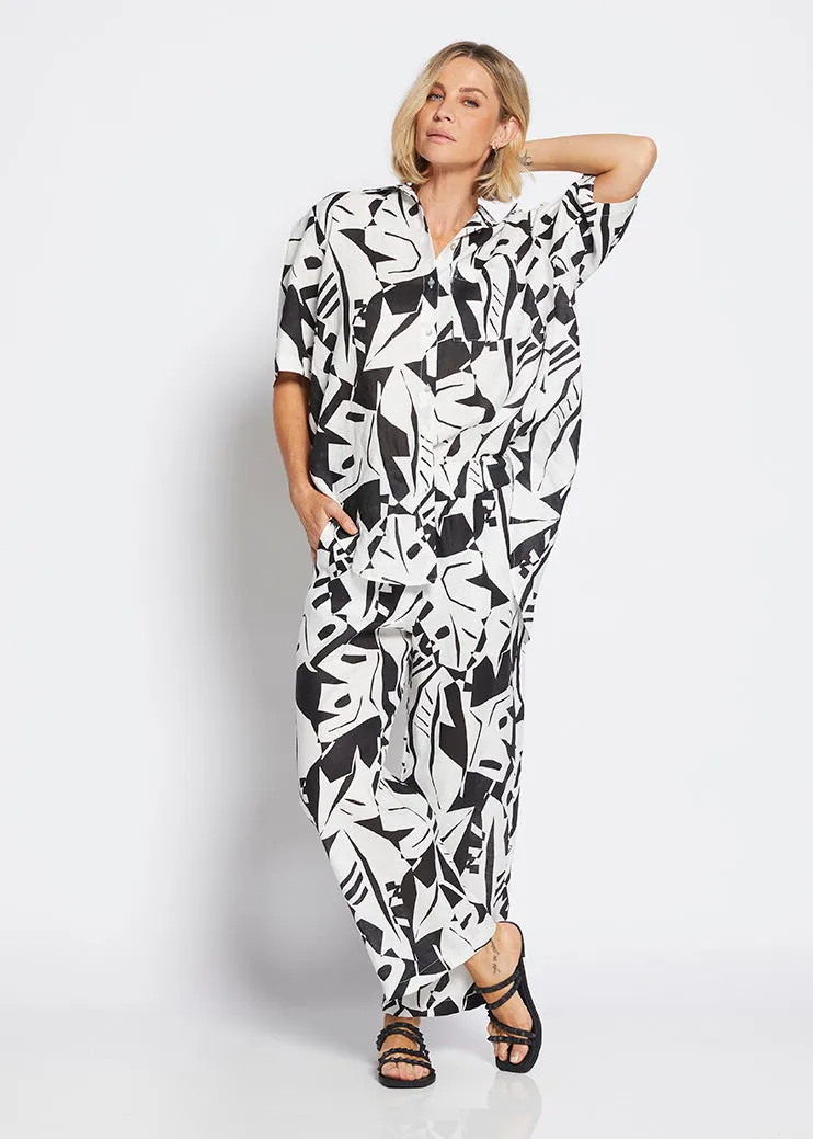Quandry Linen Shirt in Black Jungle Print