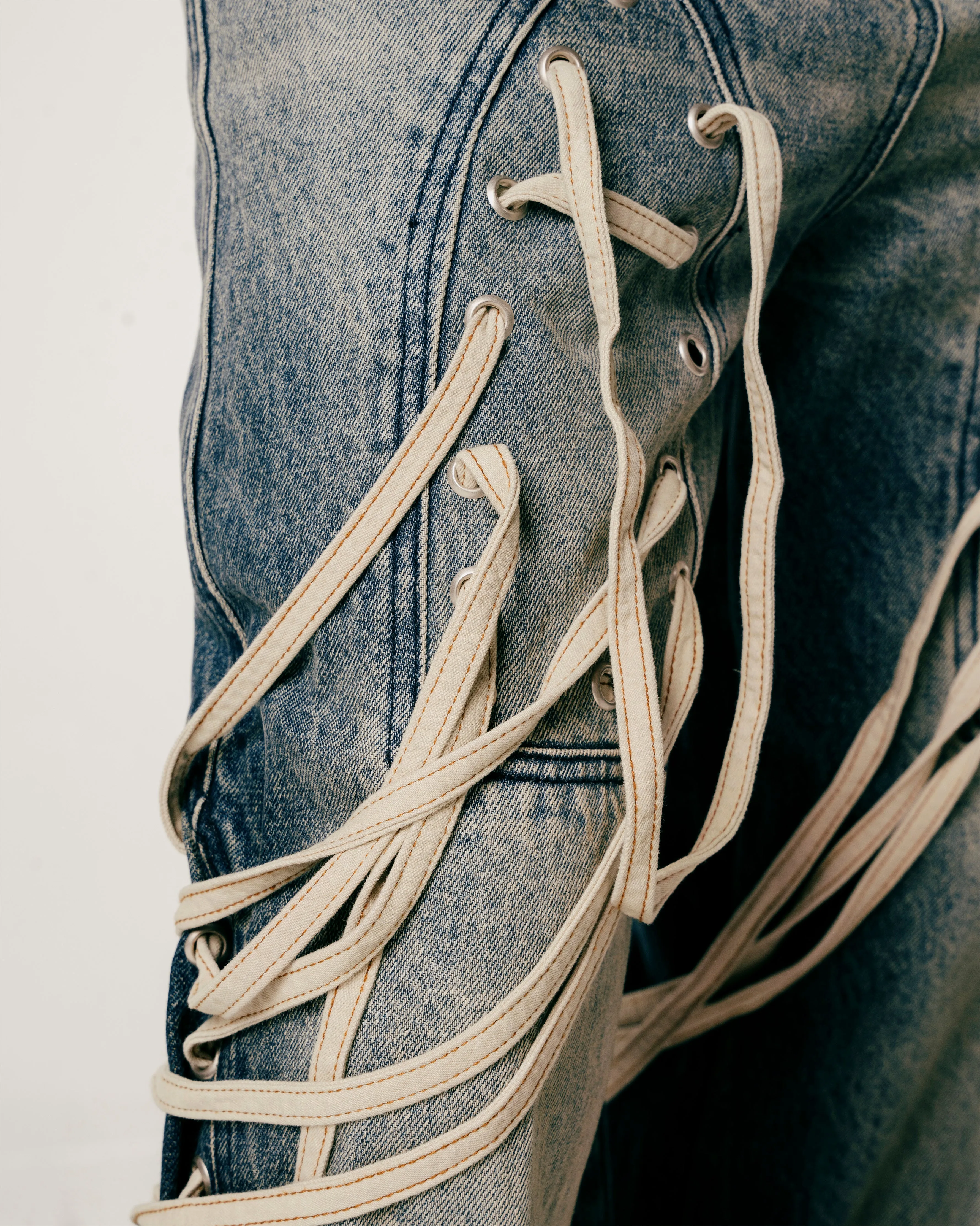 WOMEN'S LACED STAINED GLASS FOLD DENIM